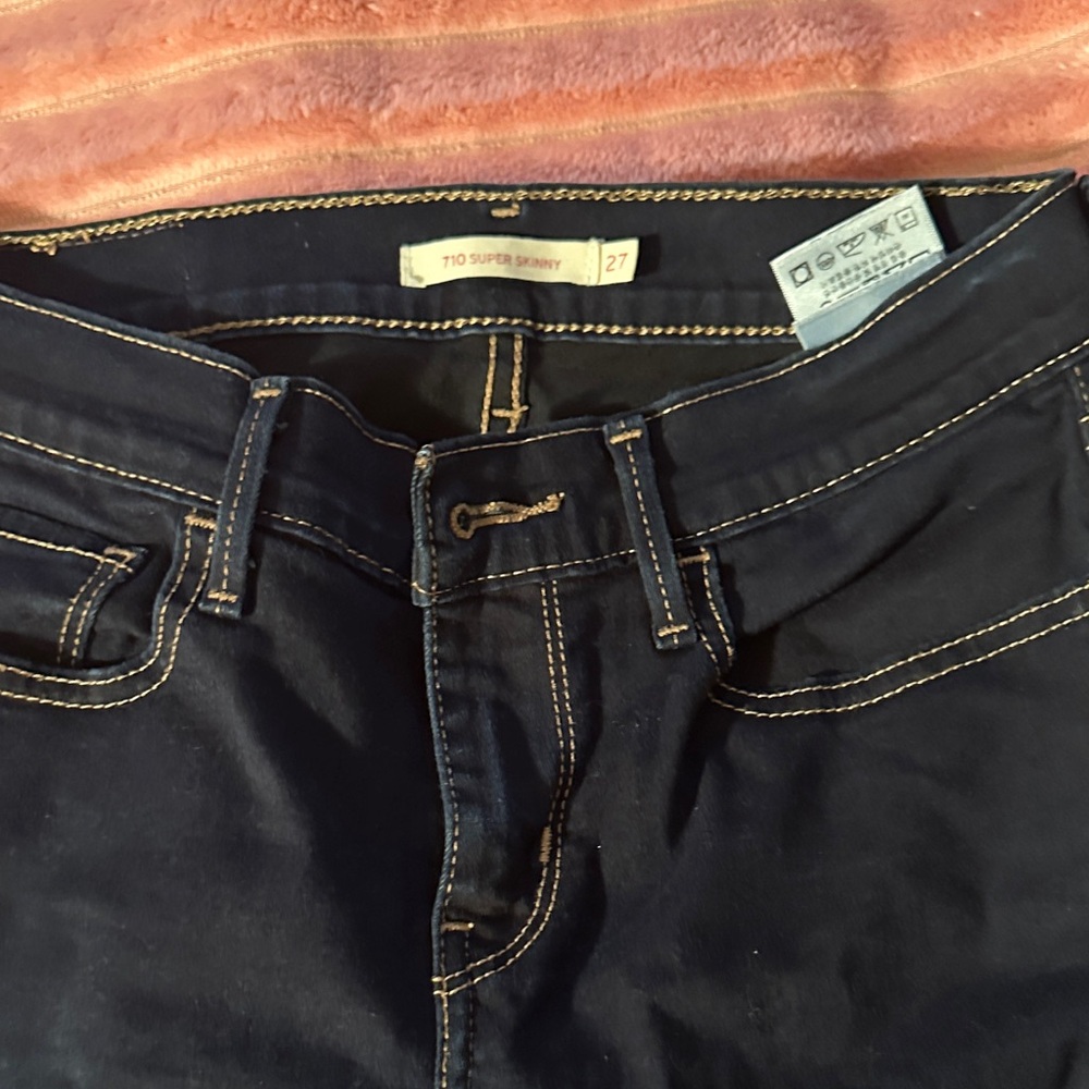 Levi's Women's Navy Skinny Jeans